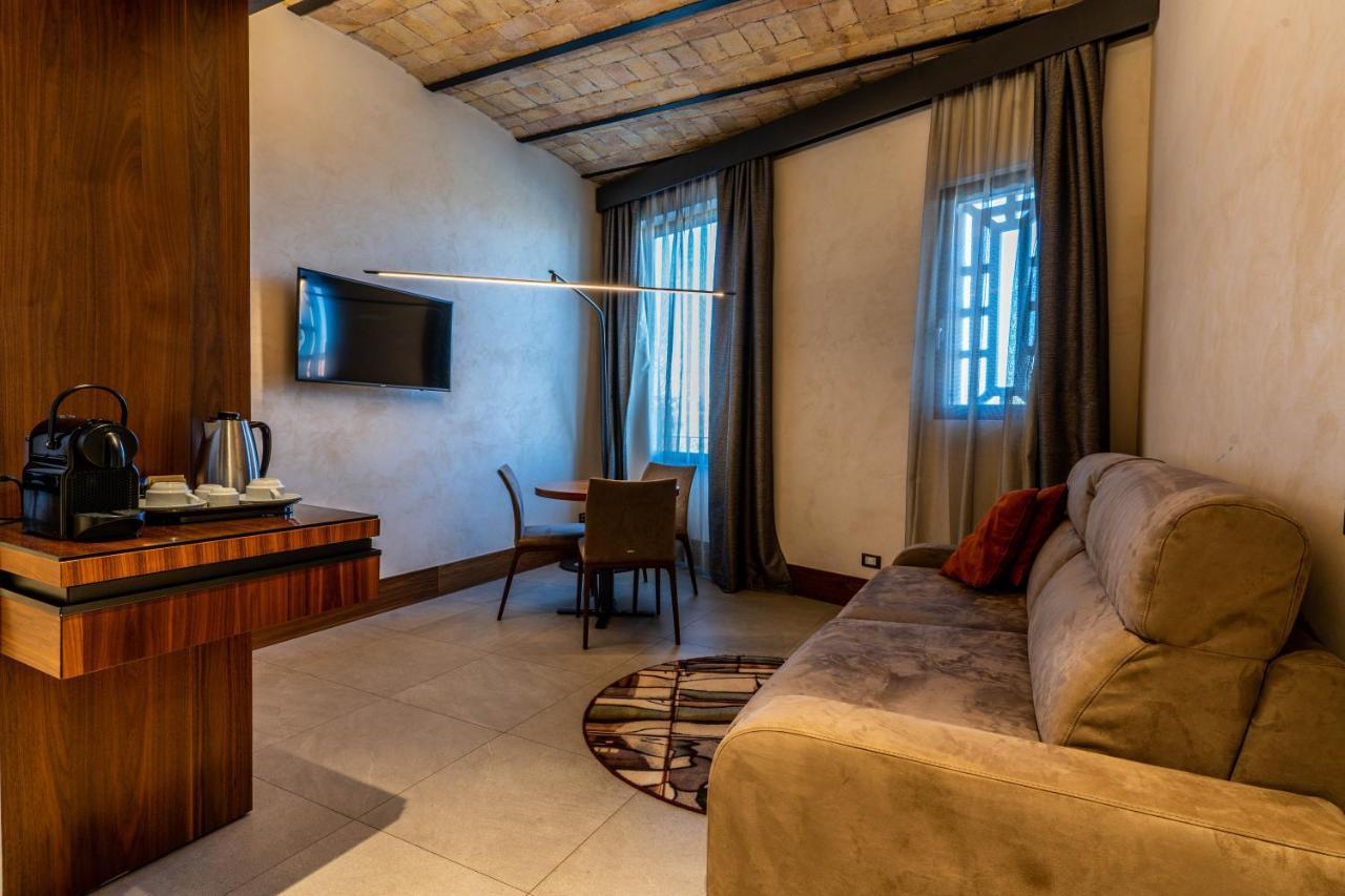 Gasometer Urban Suites Rome Buitenkant foto A room at the hotel